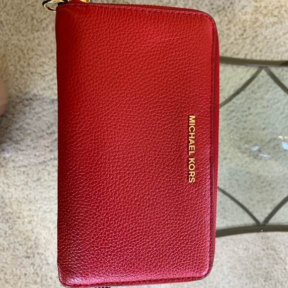 Michael Kors wallet - Picture 1 of 4